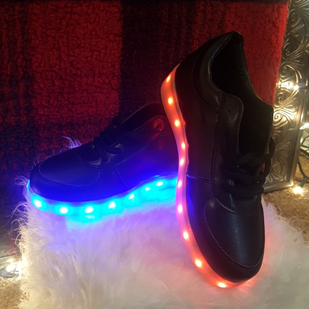 LIGHT UP SHOES